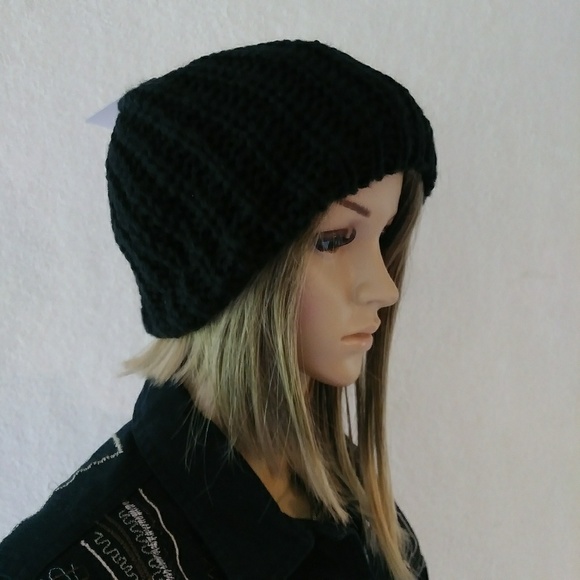 Black Knit Beanie Hat - Picture 3 of 4